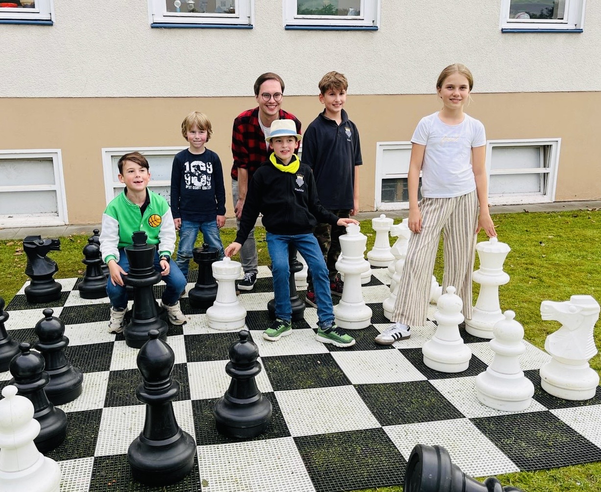 Ein Bild von Elias, Max, Maddox, Alex und Sara bei den NRW-Meisterschaften.