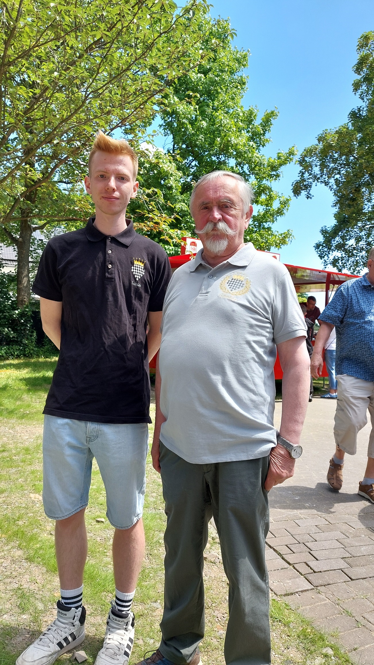 Tobias und Günter als Vertreter des Schachclubs